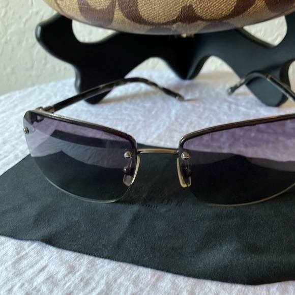 Coach: Black Bleeker (S322) Sunglasses- Case & Cleaning Cloth- lenses have marks - Picture 14 of 16